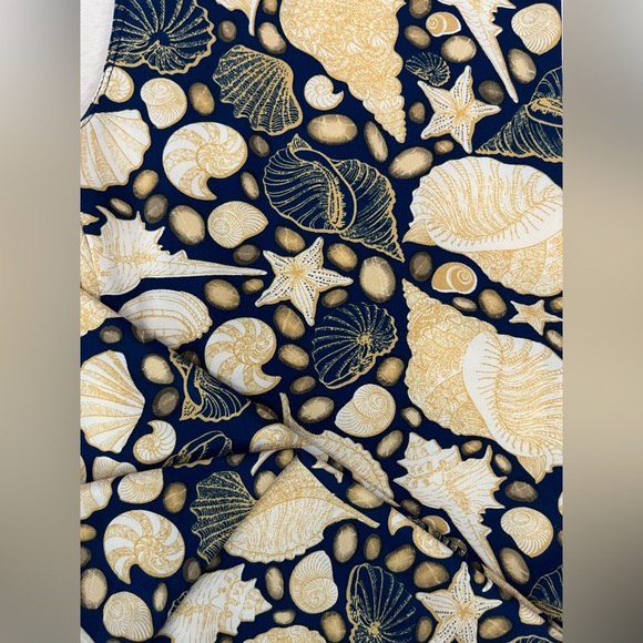 Lularoe seashells theme leggings - Picture 2 of 3